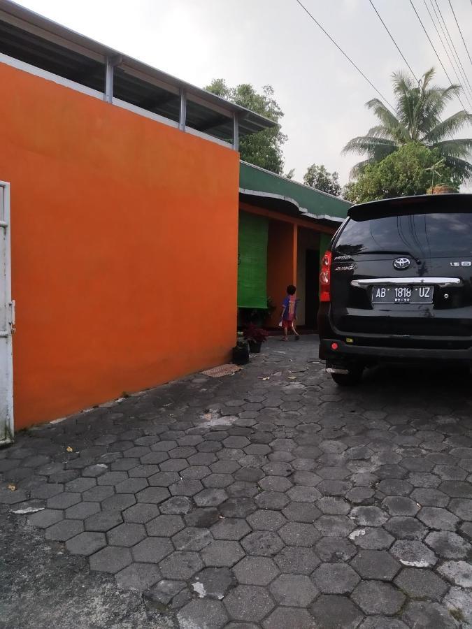 Primadona Homestay Sleman  Zewnętrze zdjęcie